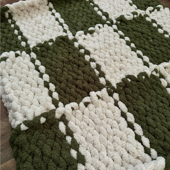 Olive Green and Ivory Baby Chunky Blanket - Picture 2 of 3